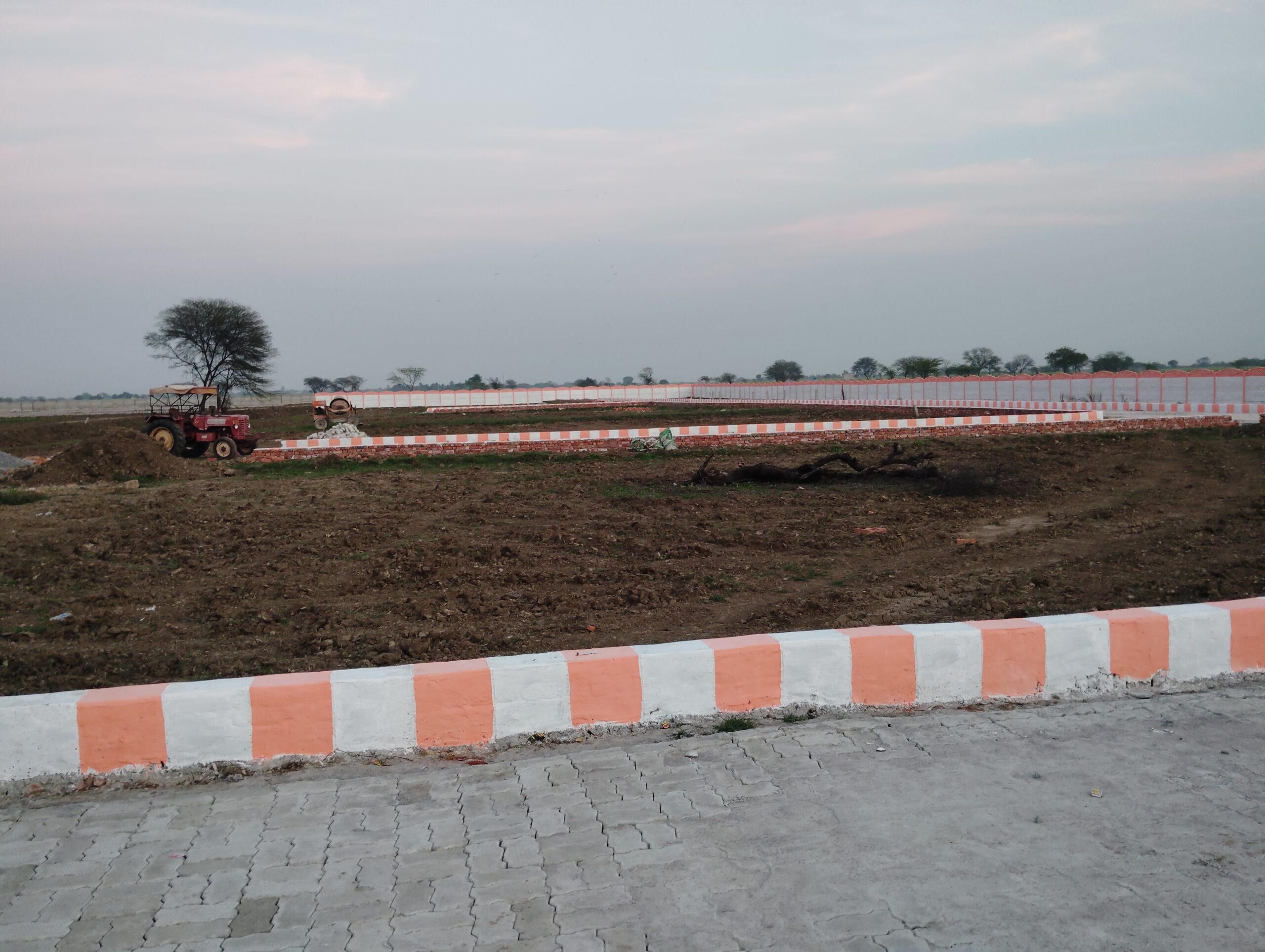 Plots in Maudaha