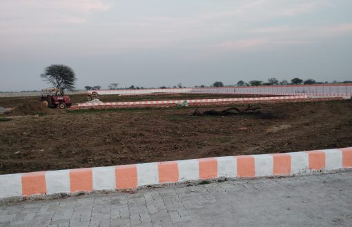 Plots in Maudaha